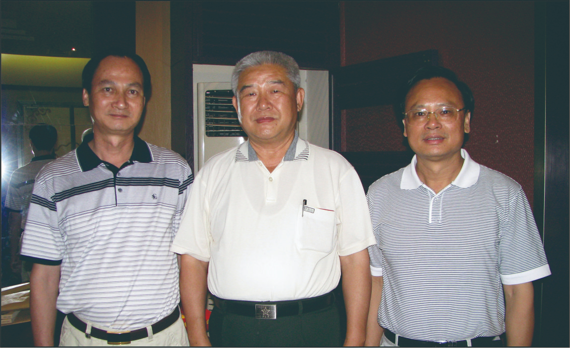 廣西區(qū)發(fā)改委領(lǐng)導(dǎo)陪同中國人民解放軍總參謀部政治部主任賈雪陽軍（照片中）到公司實地考察，并給予“好安節(jié)電器”高度評價